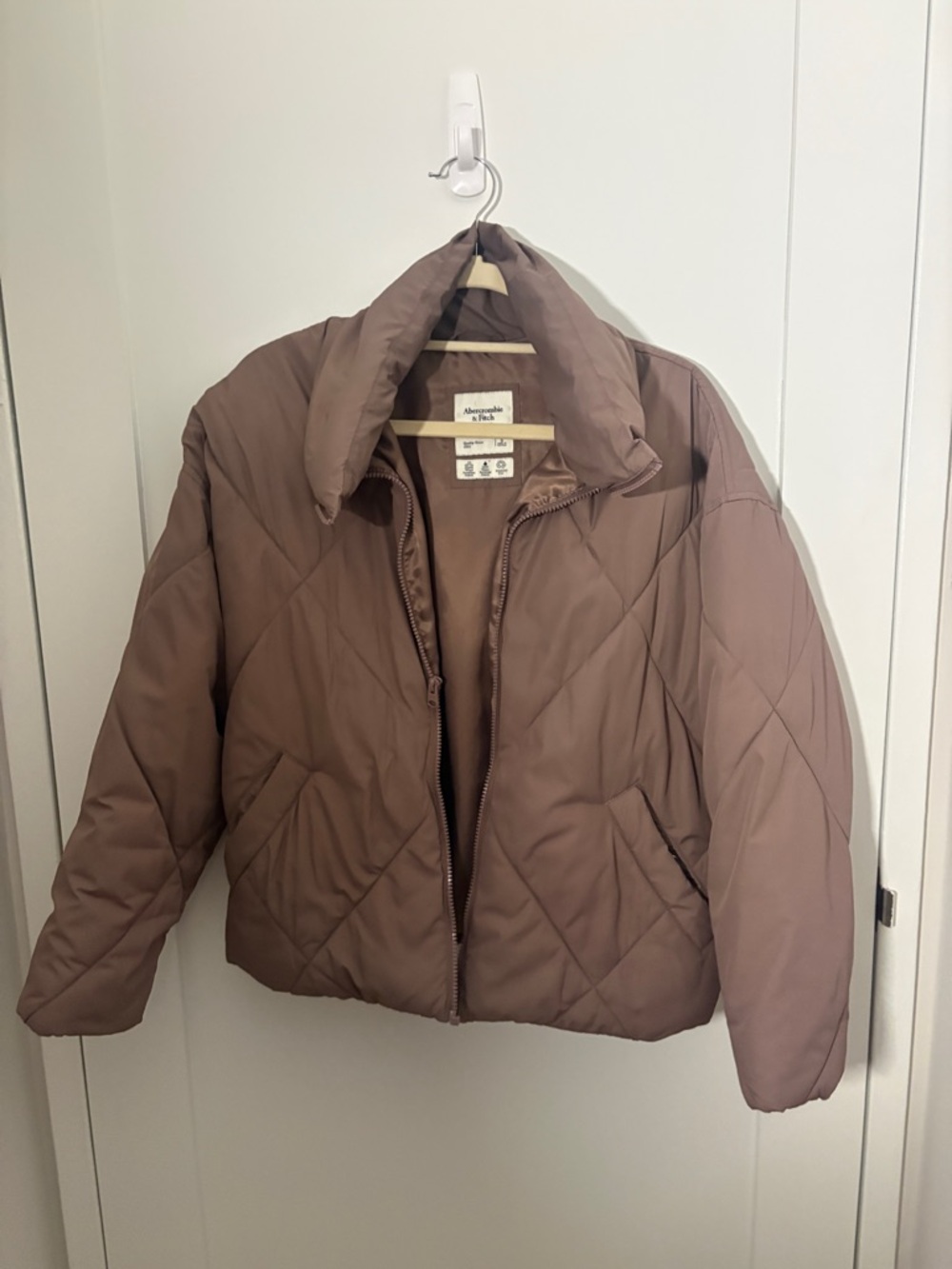 Abercrombie Quilted Puffer Jacket in Mauve